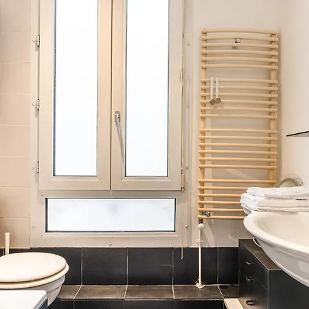 Appartamento Charming House With Terrasse - 5 Guests Parigi